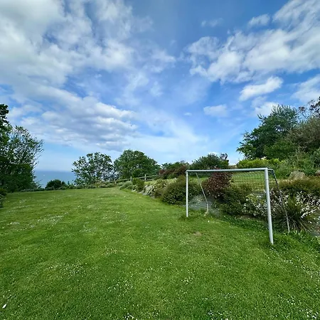 Grande Avec Vue Mer, Et Ferme Aux Animaux Villa